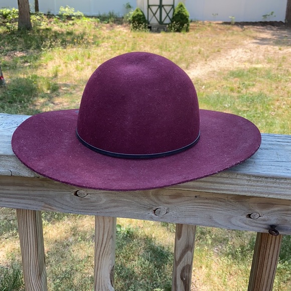 High end brand Women’s fedora felt hat - Picture 5 of 8